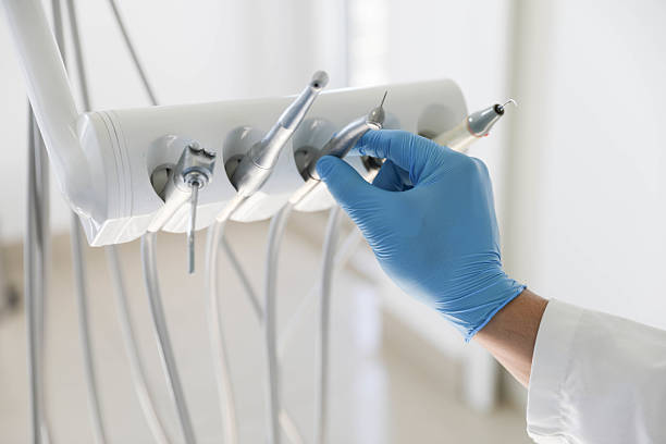 Professional Emergency Dentist technician working in Rolling Hills, CA